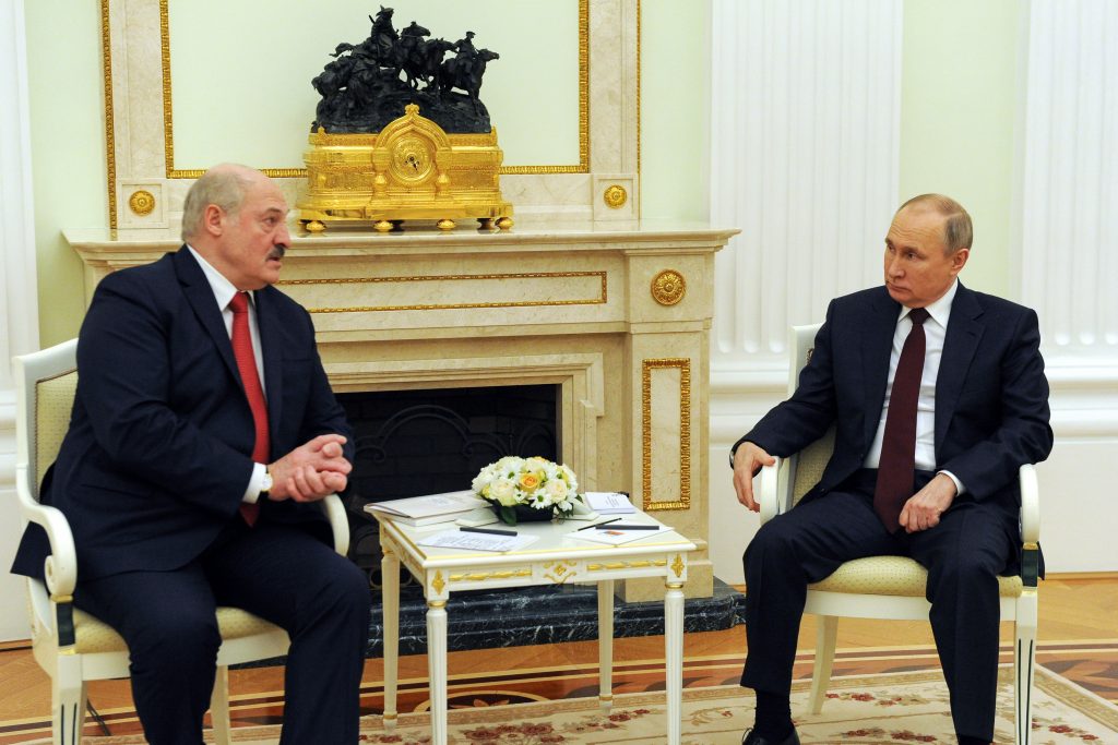 Маневр Лукашенко по поводу престолонаследия: капитуляция Кремля или силовая игра?