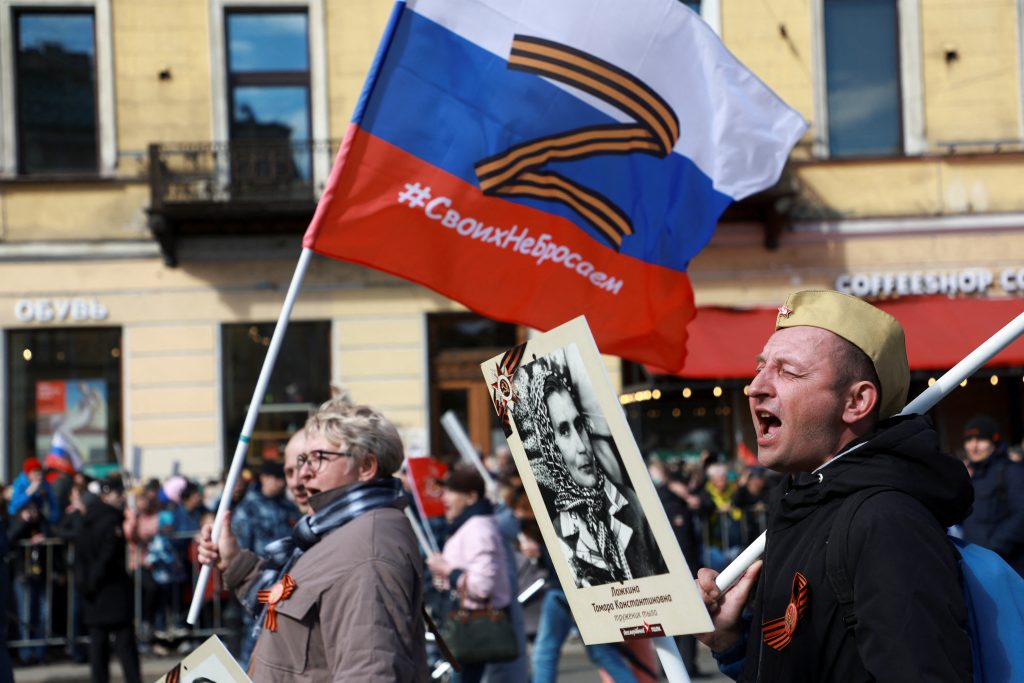 Более трех четвертей россиян по-прежнему поддерживают войну на Украине при Путине
